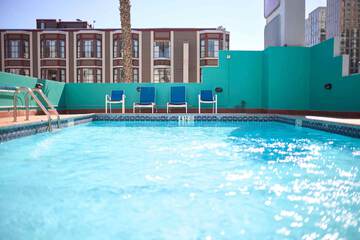 Americania Hotel