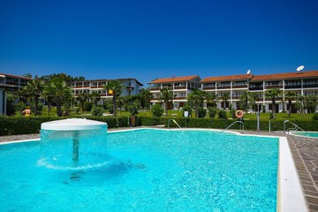 Infinity pool