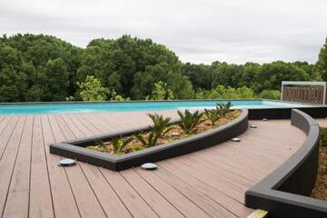 Apartment with Mountain View