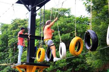 Ropes course (team building)
