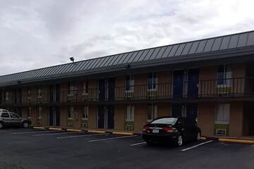 Travelodge by Wyndham Petersburg