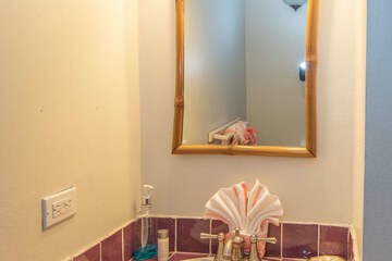 Bathroom sink