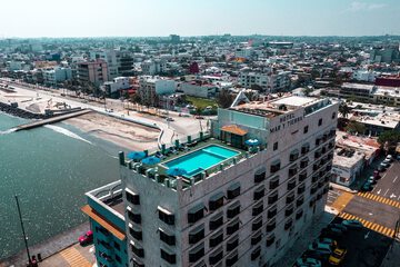 Rooftop pool