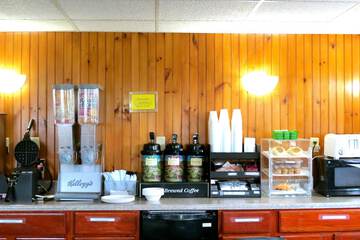 Breakfast/Coffee Service 17 of 21