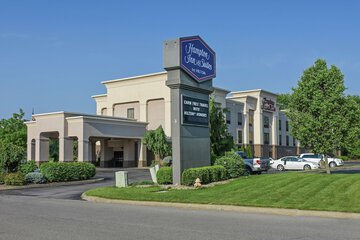 Hampton Inn & Suites Youngstown-Canfield