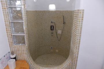 Jetted tub