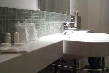 Bathroom sink