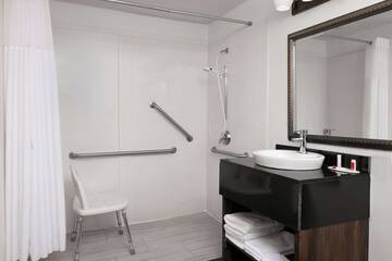 Room 16 of 30