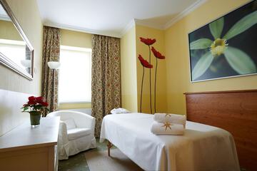 Massage in accommodation
