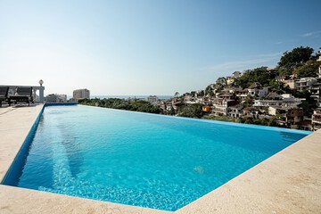 Rooftop pool