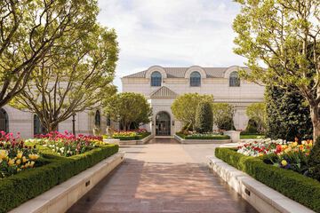 Hotel Exterior 60 of 61