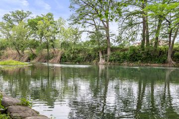Gruene Outpost River Lodge