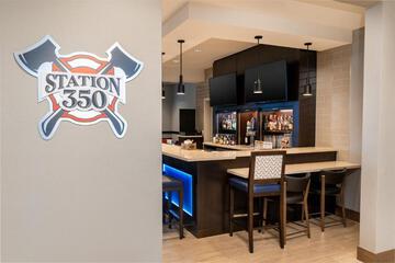 Bar/lounge