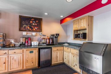 Breakfast/Coffee Service 41 of 45