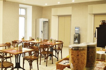 Snack bar