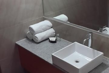 Bathroom sink