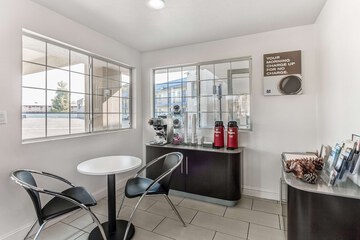 Breakfast/Coffee Service 34 of 35