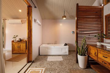 Jetted tub
