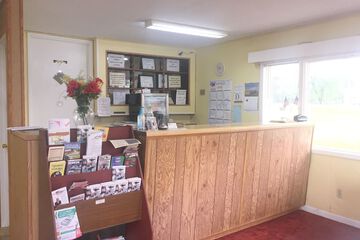 Check-in/check-out kiosk