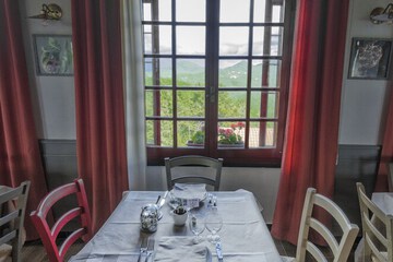Breakfast area