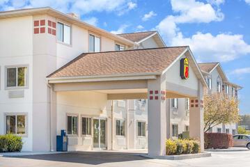 Super 8 by Wyndham West Middlesex / Sharon Area