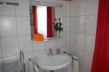 Photo 33