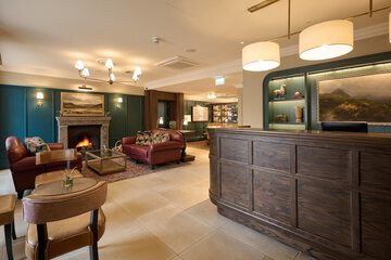 Lobby lounge