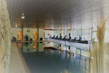 Exercise/lap pool