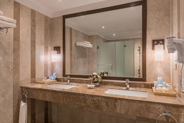 Bathroom sink