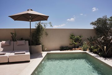 Private pool