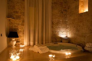 Private spa tub