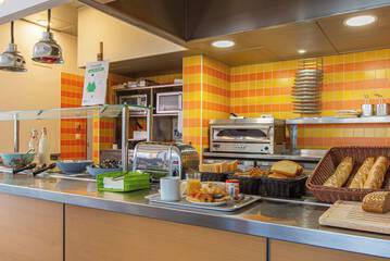 Breakfast buffet