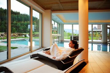 Indoor/outdoor pool