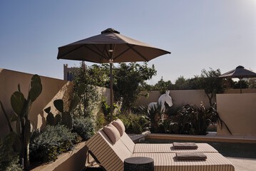Private pool