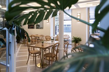 Food court