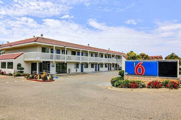 Motel 6 Lompoc CA