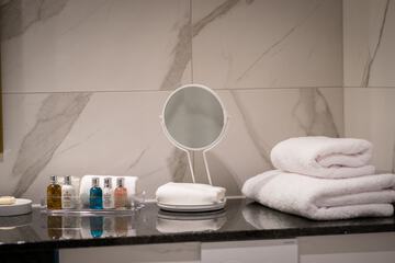Bathroom amenities
