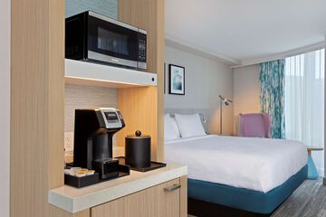 Room 30 of 46