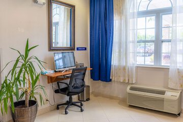 Business Center 68 of 70