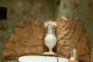 Deep Soaking Bathtub