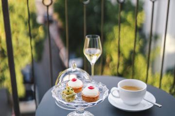 Champagne service