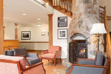 Hotel Interior 4 of 28