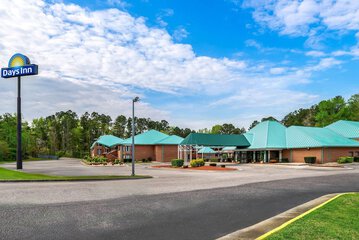 Days Inn by Wyndham Petersburg / South Fort Lee