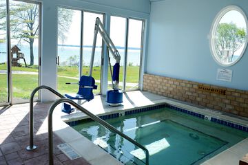 Indoor spa tub