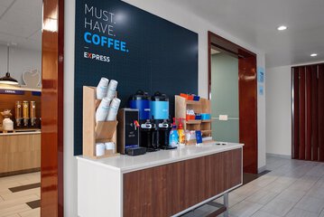 Breakfast/Coffee Service 31 of 47