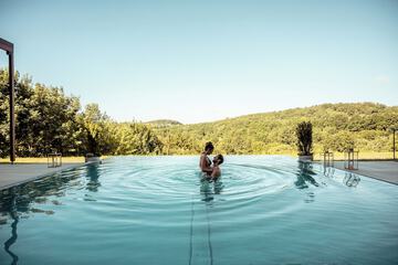 Infinity pool