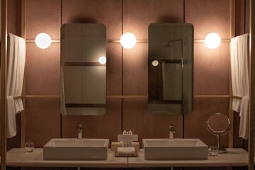 Bathroom amenities