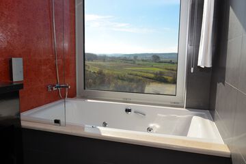 Jetted tub