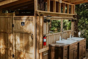 Bathroom shower