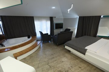 Jetted tub